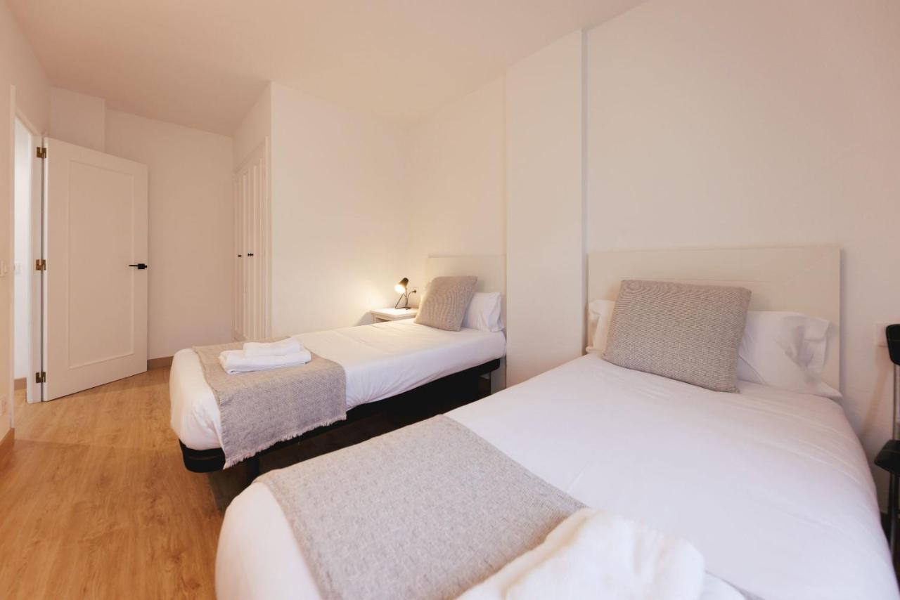 Bravissimo Pont De La Princesa, Comfortable 3-Bedroom Apartment ジローナ エクステリア 写真